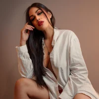 Mila_Hank_ Adlı Modelin Avatarı