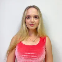 LucettaEarney Φωτ, Προφίλ