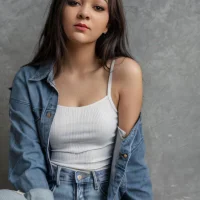 Larisll's Profile Pic