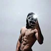 lloau26's Profile Pic