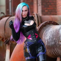 MdmLynnLylac's Avatar Pic