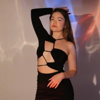 NicoleMeew's Profile Pic