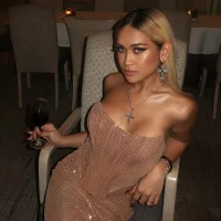 ElenVersoza's Profile Pic