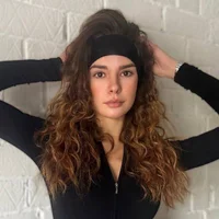 SinaYocum Φωτ, Προφίλ