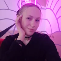 RowenaEddy's Profile Pic