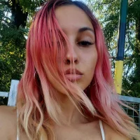 Playfullgirll's Avatar Photo