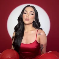 xCarolineSilva Gambar Avatar