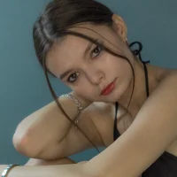 Slika avatara modela AsterQuinn