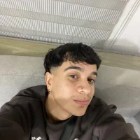 Hi_boy's Profile Pic
