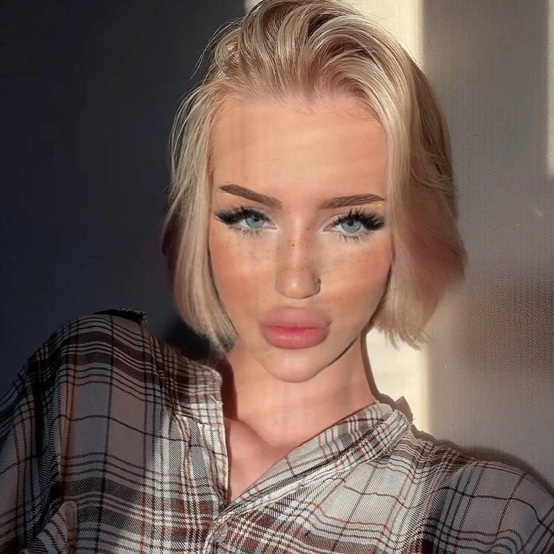 AngelaHolmes profile photo