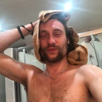 รูปโปรไฟล์ของ strechingHole