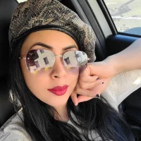 claire_flamez's Profile Pic