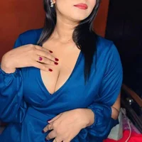 HOT_Janvi01
