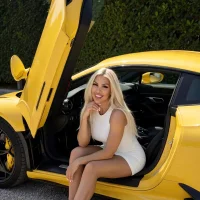 Dr_Barbie Adlı Modelin Avatarı