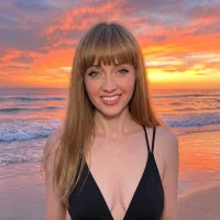 RinaRouge's Profile Pic