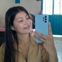 laurachuchu18's Profile Pic