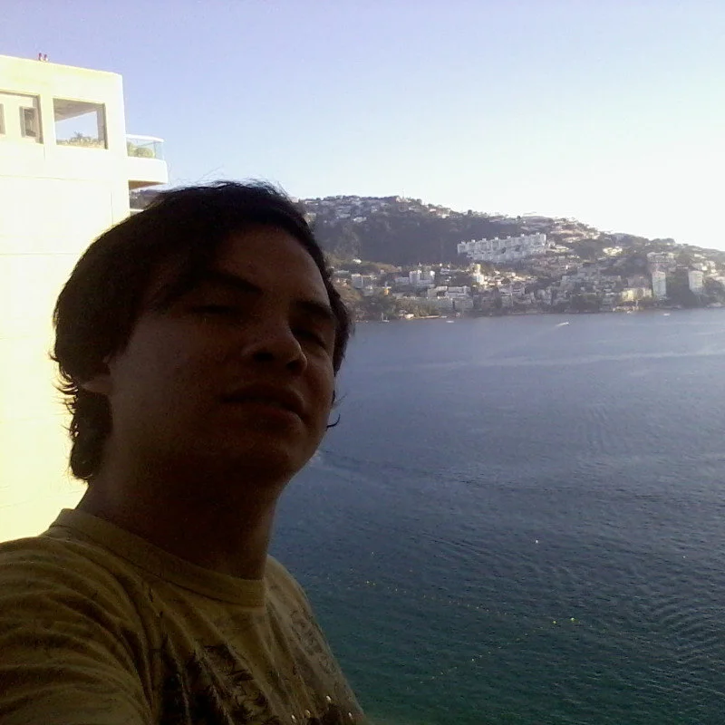 armandhotlat profile photo