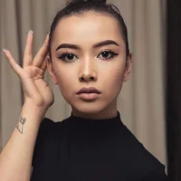 Genevieveiv's Avatar Photo