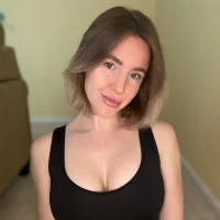 صورة الملف الشخصي لـ QueenTee_