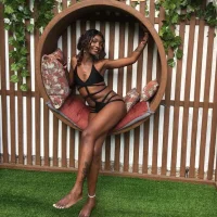 tinishia's Profile Pic
