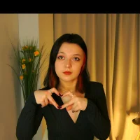 SarahMines' Avatar Photo