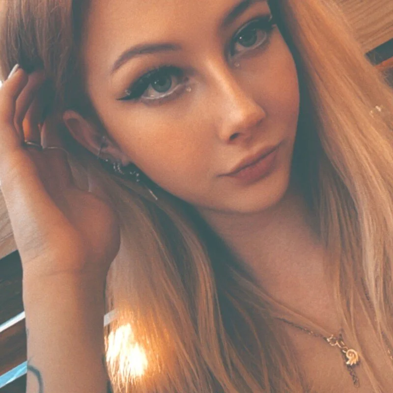EmilySwann_