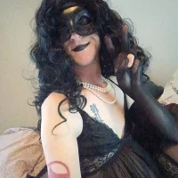 GothicCrossdresser69's Offline Chat Room