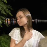 ArlineLamber's Profile Pic