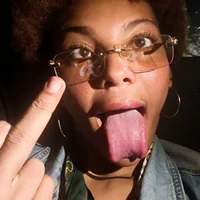 leona_sumiza's Offline Chat Room