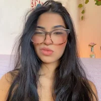 AprilAddams_ Φωτ, Προφίλ