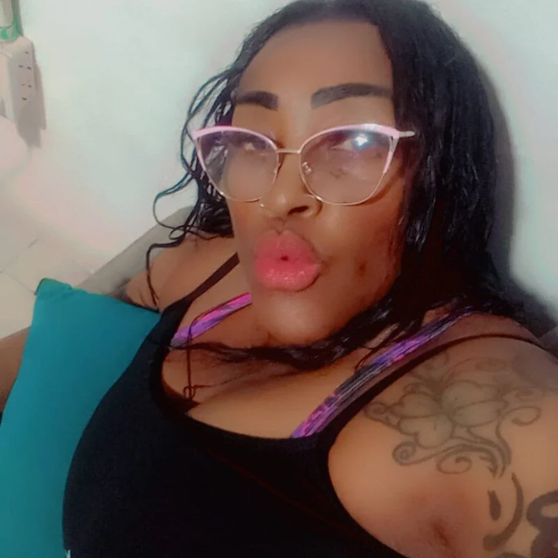 loretybig profile photo
