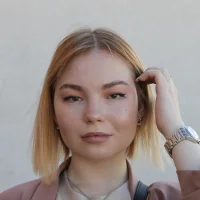 DinaBond's Profile Pic