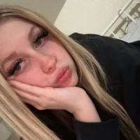 carmenxoxo22's Profile Pic