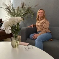 Olga1918 avatar - live cam performer on MySuperHot