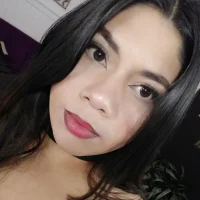 AshleyHolms's Profile Pic