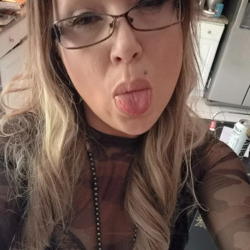 snowbunnywhore profile photo