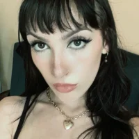 cr1ms0n666s profilbillede