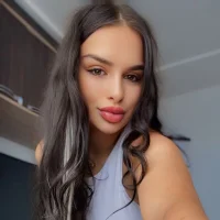 SweetEllaa's Avatar Pic