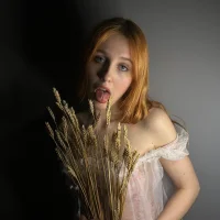 Elly_Leen's Profile Pic