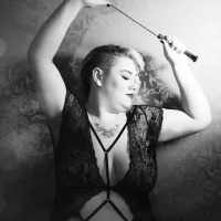 Bustycurves: εικόνα άβαταρ