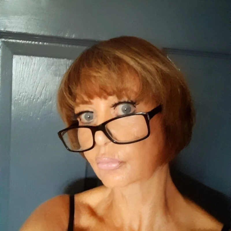 Velvet-Amorous-Milf