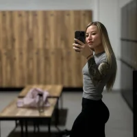 Zivaa1's Profile Pic