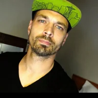 brickhauss' Avatar Pic