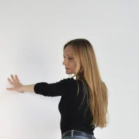 Averinona Adlı Modelin Avatarı