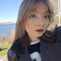 IvoryPesante's Avatar Pic