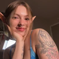 sunnyside-sin's Avatar Pic