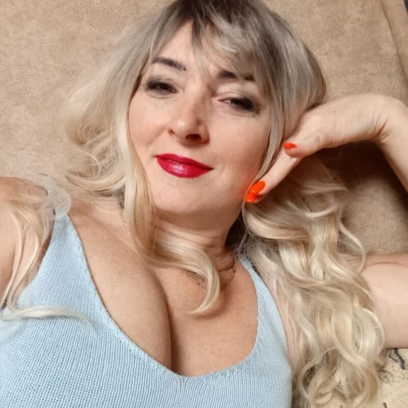 aminaFoxs