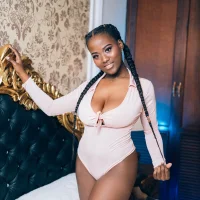 lucy_vanny's Avatar Pic