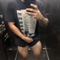 Rossi23's Profile Pic