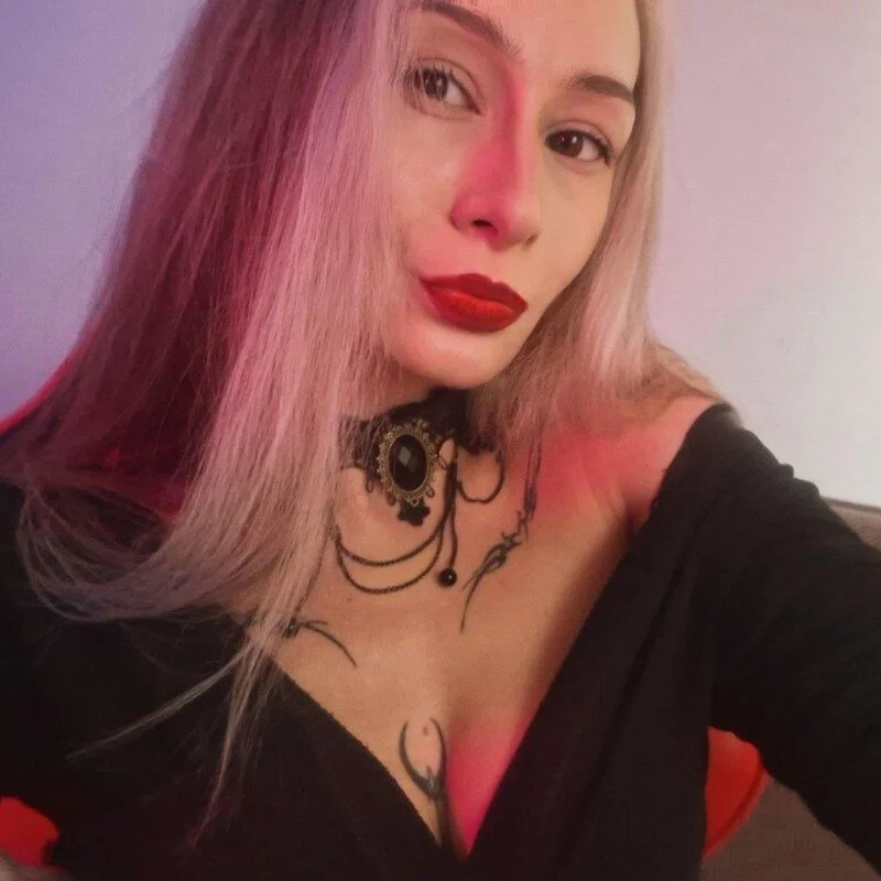 MarryTheBestCherry Stripchat profile image